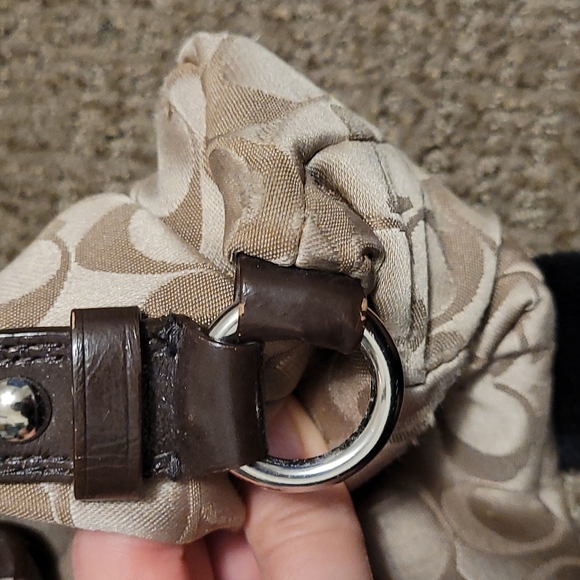 Coach purse - Picture 4 of 7